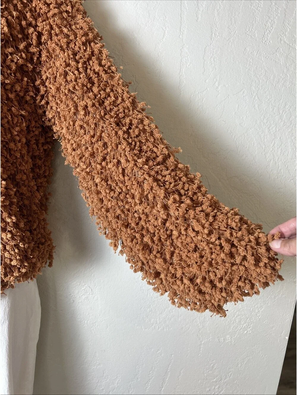 Mine Sweater Womens Medium Camel Fuzzy V Neck Popcorn Knit Boho Pullover